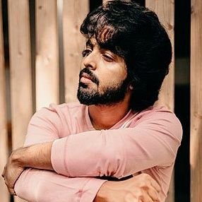 iamgautam_'s profile picture. /oading.....