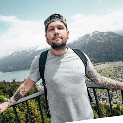 thedonhenson's profile picture. Professional photographer and explorer.