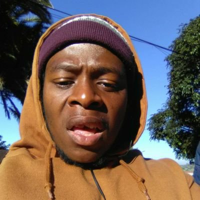 langalombusoM's profile picture. Christian