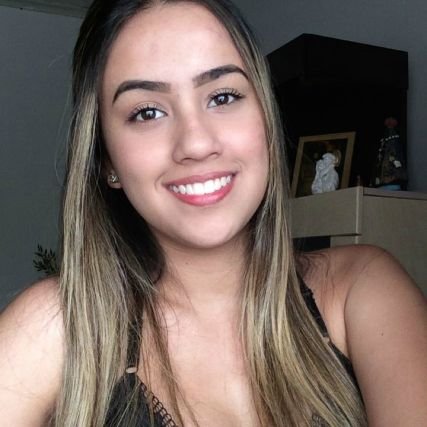 lariicrs's profile picture. ✌🏻