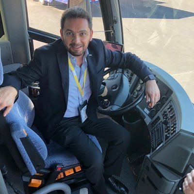 Comprometido con el trabajo en equipo, apasionado de las soluciones integrales de movilidad.