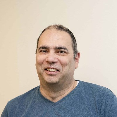 Trilingual Israeli helping B2B companies achieve business goals.LinkedIn,I'm looking at you. Author,  https://t.co/JdlY0llscb