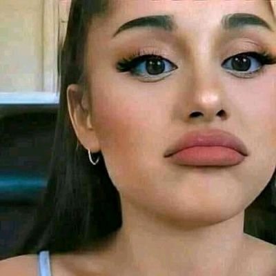لست الفتاة المثالية ٭٭ ولكني مقتنعة بشخصيتي و هذا يكفيني