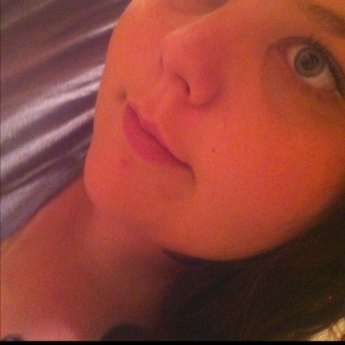 rivriv_'s profile picture. 