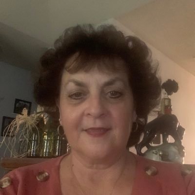 SandySarkisian's profile picture. 