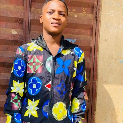 dc_commando's profile picture. am a singer