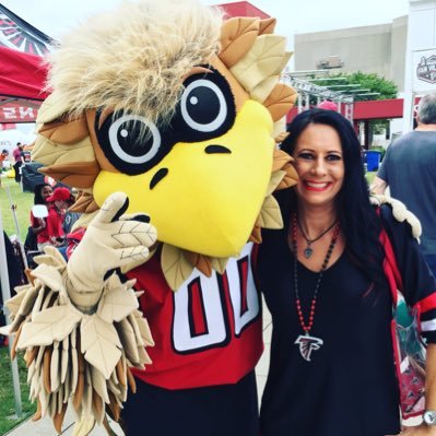 Cat Mom😻😼🐱😸  Falcon Fan in Charlotte♥️🖤  🚙Psycho🍍 TV Junkie📺  Country Music Lover🤠 Volunteer addict  YouTube Falcon Alley24