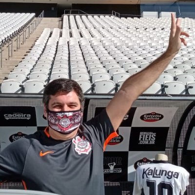 Corinthiano, maloqueiro e sofredor graças a Deus!
Feliz sempre! Positivo por opção! Desanimado jamais!