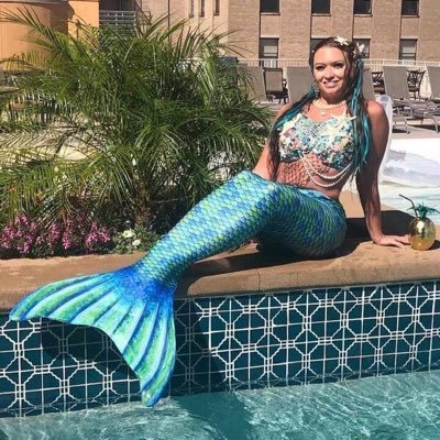 full time artist 🎨 part time mermaid 🧜♀️ Katheryn https://t.co/ADjUg0CZou