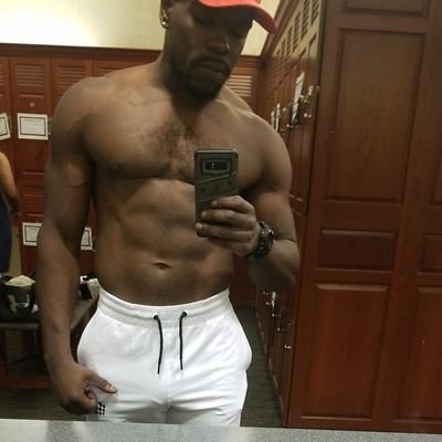 Singer/Music Lover/Big https://t.co/7BPkcmd4G6 fashion, Models an regular people too!!! https://t.co/umAab1ZtsU