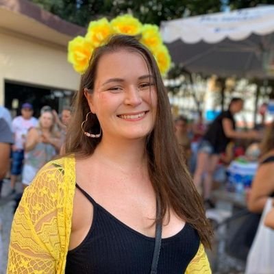 Eu gosto de coisas e falo muito sobre elas. Em caps lock. Porque eu realmente gosto delas.