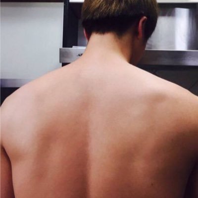 Profile Picture of ᴮᴱ Kim Seokjin's Shoulder Blades ⁷ ⟭⟬ (@be_blades) on Twitter