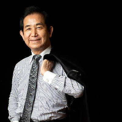 自由民主党福岡県10区（小倉北区・南区・門司区）支部長の山本幸三です。地方創生担当大臣、経産副大臣、党金融調査会長、観光立国調査会長、衆法務委員長、災害特委長、科技特委長、地方創生特委長を歴任。著書に『稼ぐ！地方創生』『日銀につぶされた日本経済』等。趣味はアルゼンチンタンゴ／小唄／書道。本人・秘書で運営しています。