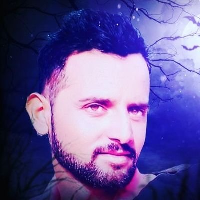 अगर मिलती मुझे एक दिन कि बादशाही
तो ए दोस्त मेरी रियाशत में तुम्हारी
तस्वीर के सिक्के चला करते