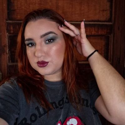 dluz_t's profile picture. Coisas para apreciar num dia chuvoso:
- o céu 
- os sentimentos nostálgicos 
- suas reflexões sobre a vida 
- seu livro favorito 
- você ao som de Frank Sinatra