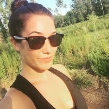 briana04752177's profile picture. je suis de la france 
vive la france paris