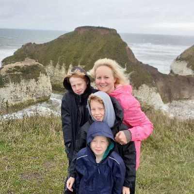 LcharnessLisa's profile picture. 