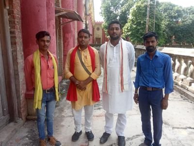 मैं गायत्री शक्तिपीठ लहेरियागंज मधुबनी का परिव्राजक और युवा प्रकोष्ठ मधुबनी का संचालक भी हूँ!
मैं समाज सेवा करता हूँ!