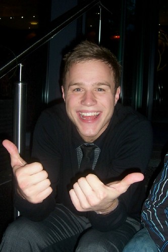 Every fan of @ollyofficial follow us! We follow all back! Tweet us.