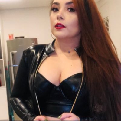 I am Melissa Lohan and I am looking for friends and people to help me