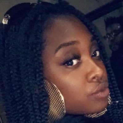 Business Owner: Pretty & Royal Hair Studios Mother of Two š My š Belongs to ME. Chasing a bag and dream and it's coming.
