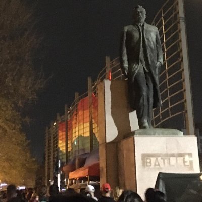 SangrePunzo's profile picture. "Un pequeño país modelo, donde los ricos sean menos ricos y los pobres sean menos pobres, para nuestros hijos y los hijos de nuestros adversarios" -JBO-