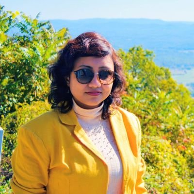 Sucharita_Bh's profile picture. bo·he·mi·an

noun

a socially unconventional person, especially one who is involved in the arts.