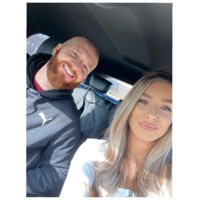 KeeleyCrowder's profile picture. Declan Carr ❤️ Esmé Mary Christine Carr 👶🏻❤️ SHU Grad. Sheffield United Football Club ⚔️❤