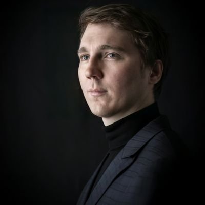 daily posts and updates of actor and director paul dano