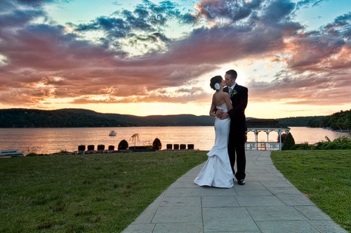 The Candlewood Inn is an elegant waterfront facility available for private weddings and special events. Located directly on Candlewood Lake.