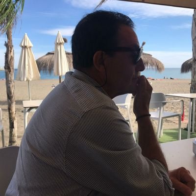 Flint_1789's profile picture. Tenemos dos vidas 

Y la segunda comienza cuando te das cuenta que sólo tienes una.
       Mario de Andrade