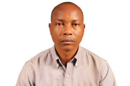 A blogger, CEO and author of motivational books, Geting breaking  news from source  spreading  it