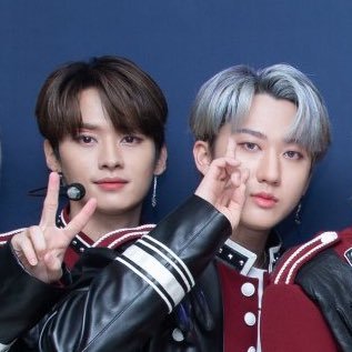 #MINHO: i have two (2) hands. one for holding changbin’s hand, & one for holding changbin’s other hand