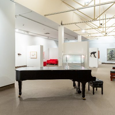 Situated on the Marraboor River, the permanent collection features Australian naïve art & contemporary works on paper. Touring exhibitions and Art programs.