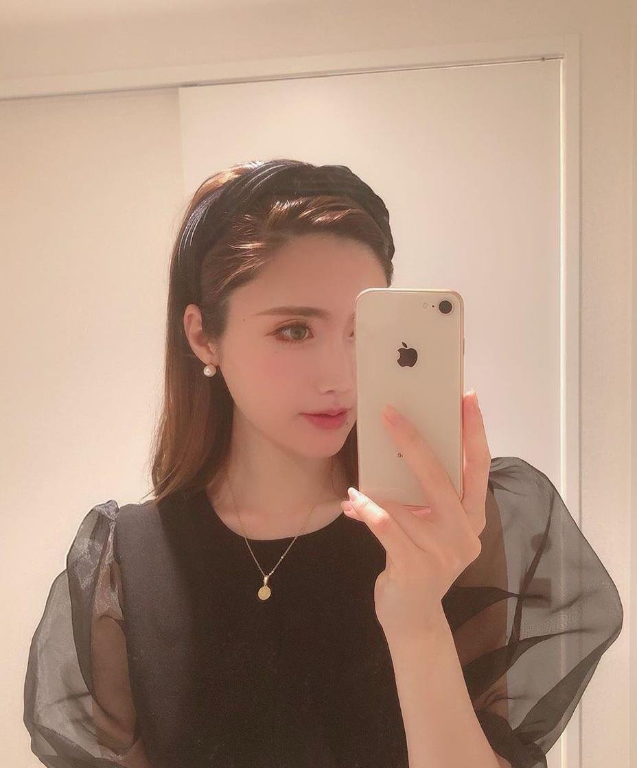 彼氏がいないセクシーな女性で、あなただけを探している フォーしたら、写真を送ってあげる～ まってるよ！
 😜💋💋
