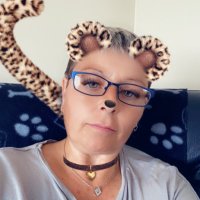 Sara-Louise (@sizzlespangle) 's Twitter Profile