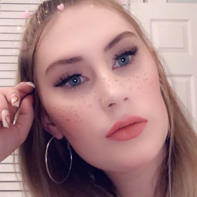 joziejay16's profile picture. Washington State. 25 Insta : _joziejoee 🤗 Maylene Enriquez 💜