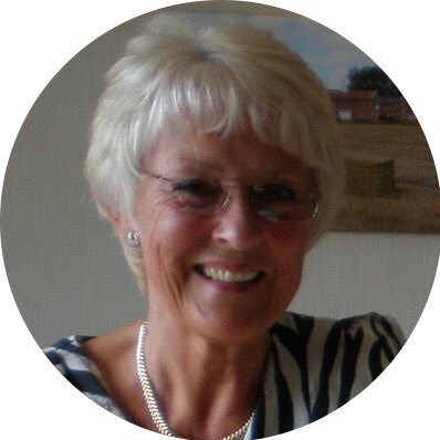 Yorkshire based Watercolour Artist/keen photographer. Taken early retirement & enjoying life to the full. Very Happily married #BREXIT🇬🇧🏴