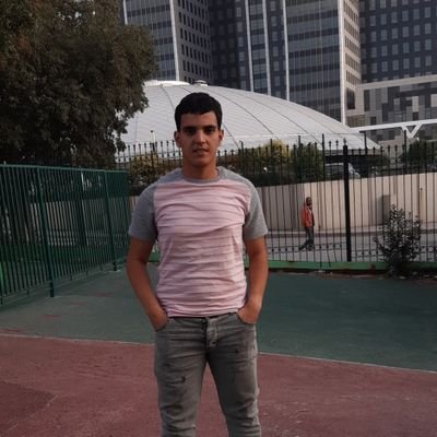 je pense donc je suis
اكبر خصارة في الحياة هي قبول الخصارة
je suis écrivain