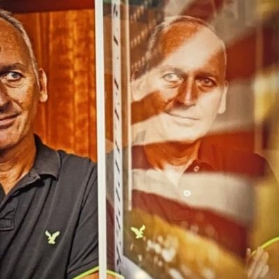 Ondernemer, Kunstverzamelaar, Curator, Auteur.
Entrepreneur, Art Collector, Curator, Author