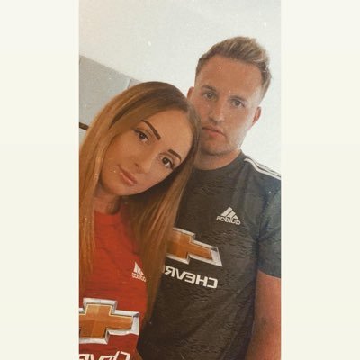 29 - @hollysurridgee ❤️ - Manchester United 🇾🇪