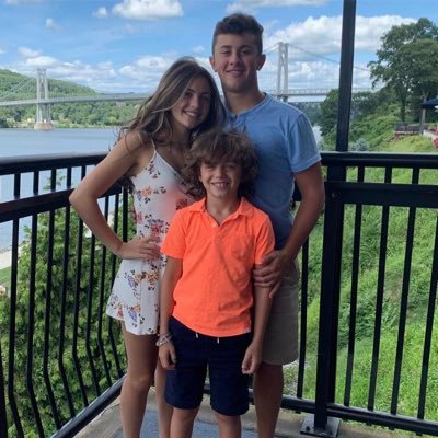 vee4links1's profile picture. 