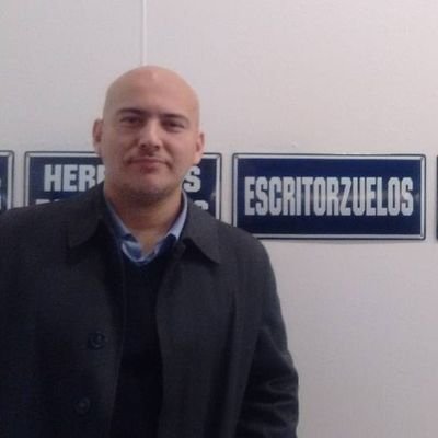 Guionista, contenidista y productor periodistico varios éxitos de @JotaxTV y @AmericaTV , ponele (?). Además critico amateur de cine y tv.