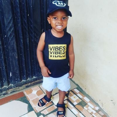 AdesomojuShade's profile picture. 