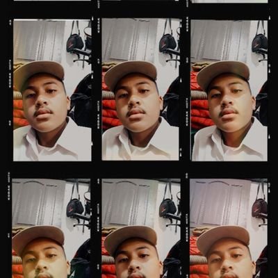 👽.