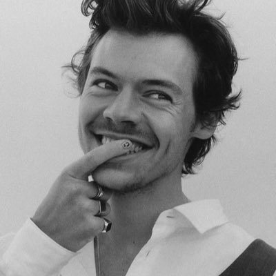 boiolagayzona's profile picture. #HARRY 𝕾𝖙𝖗𝖆𝖜𝖇𝖊𝖗𝖗𝖞 𝖑𝖎𝖕𝖘𝖙𝖎𝖈𝖐 𝖘𝖙𝖆𝖙𝖊 𝖔𝖋 𝖒𝖎𝖓𝖉, 𝕴 𝖌𝖊𝖙 𝖘𝖔 𝖑𝖔𝖘𝖙 𝖎𝖓𝖘𝖎𝖉𝖊 𝖞𝖔𝖚𝖗 𝖊𝖞𝖊𝖘 (ela//she) -𝖋𝖆𝖓 𝖆𝖈𝖈𝖔𝖚𝖓𝖙