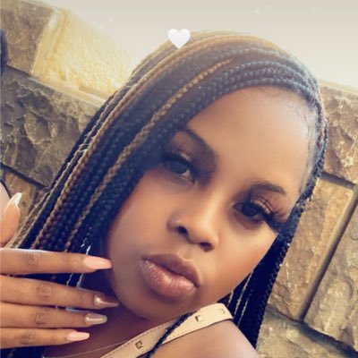 On the road to success!!! #UIUC16 Success is Me! God's Gift. #teamaquarius #CollegeGrad Mommy of ☝🏾 PrincessA’Mia‼️ #lynniqueextensions #mbaloading