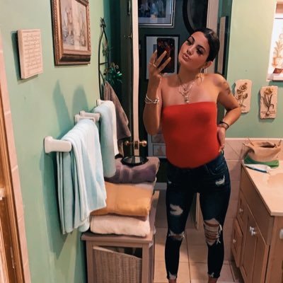 gabbyduncann's profile picture. only person you should be competing with is the person you were yesterday 💯