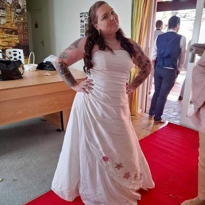 ShanaLetrisha's profile picture. My goals in life are to eat healthy, lift, plug in my phone, sleep, repeat 💪💪💪📱