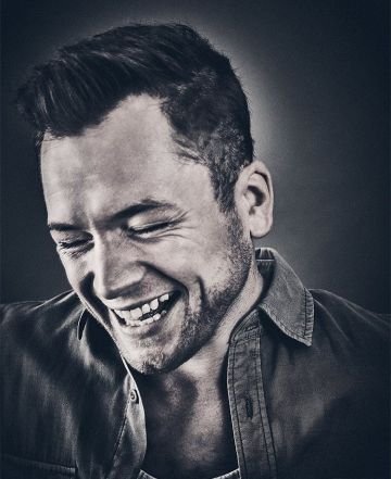 Actor/Singer/Director
Singer and songwriter
Official and private chat page
Considering donating to the save children ❤️